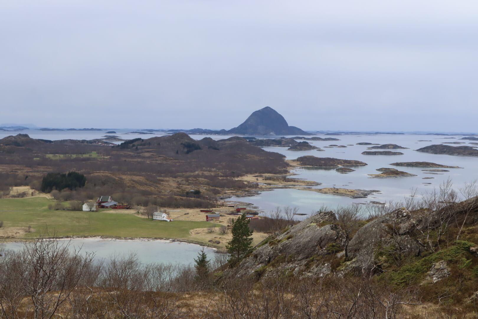 View of Meløysteinen