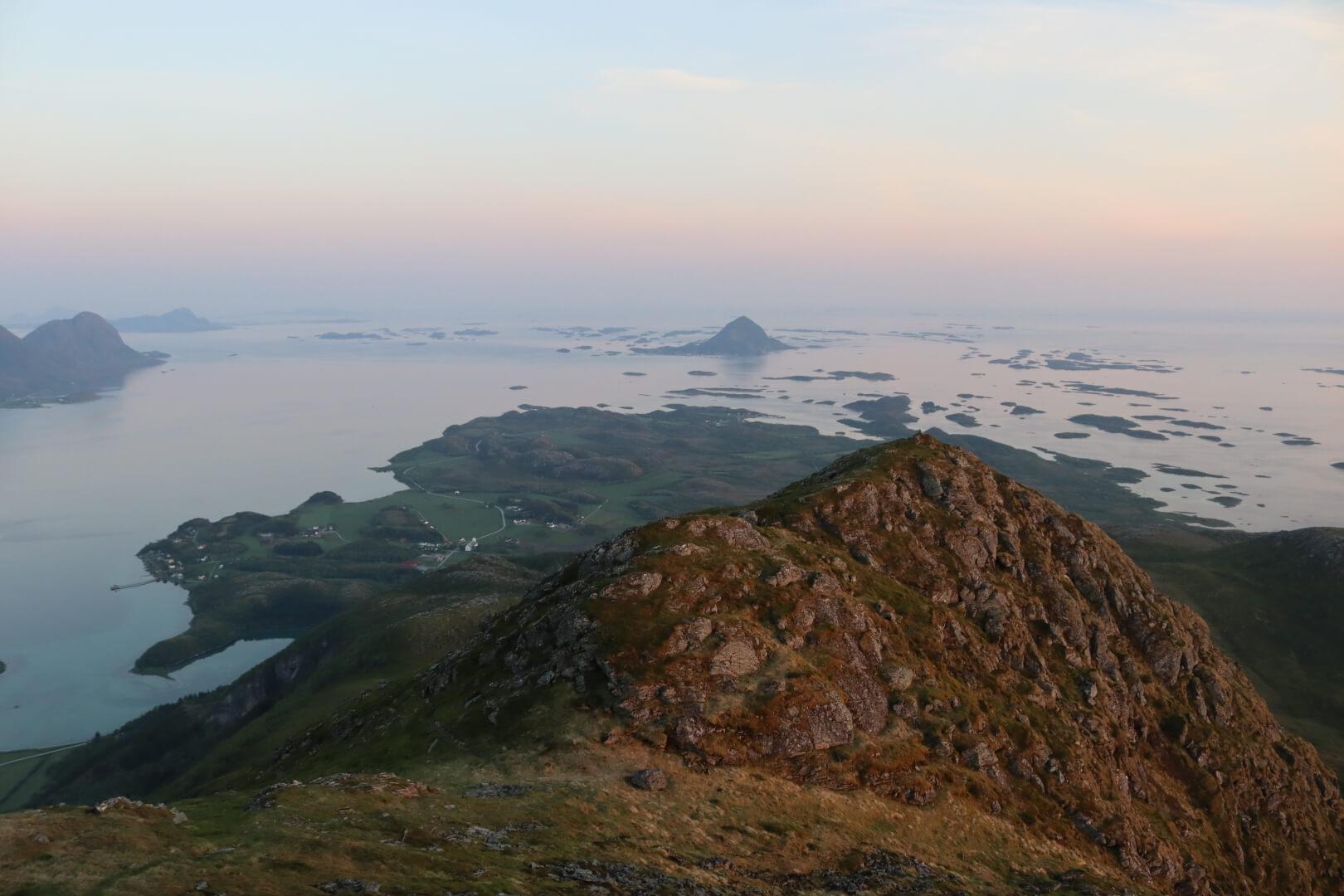 View of Meløytinden